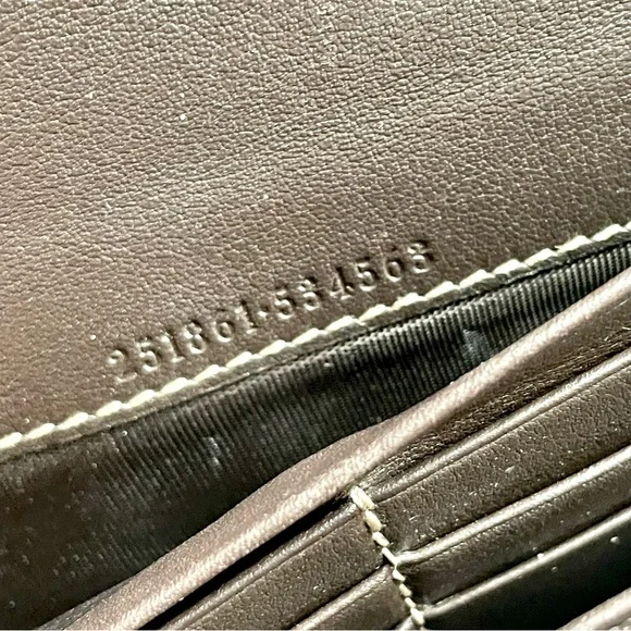 GUCCI GG Microguccissima wallet on Chain 💙❤️ - Picture 13 of 15